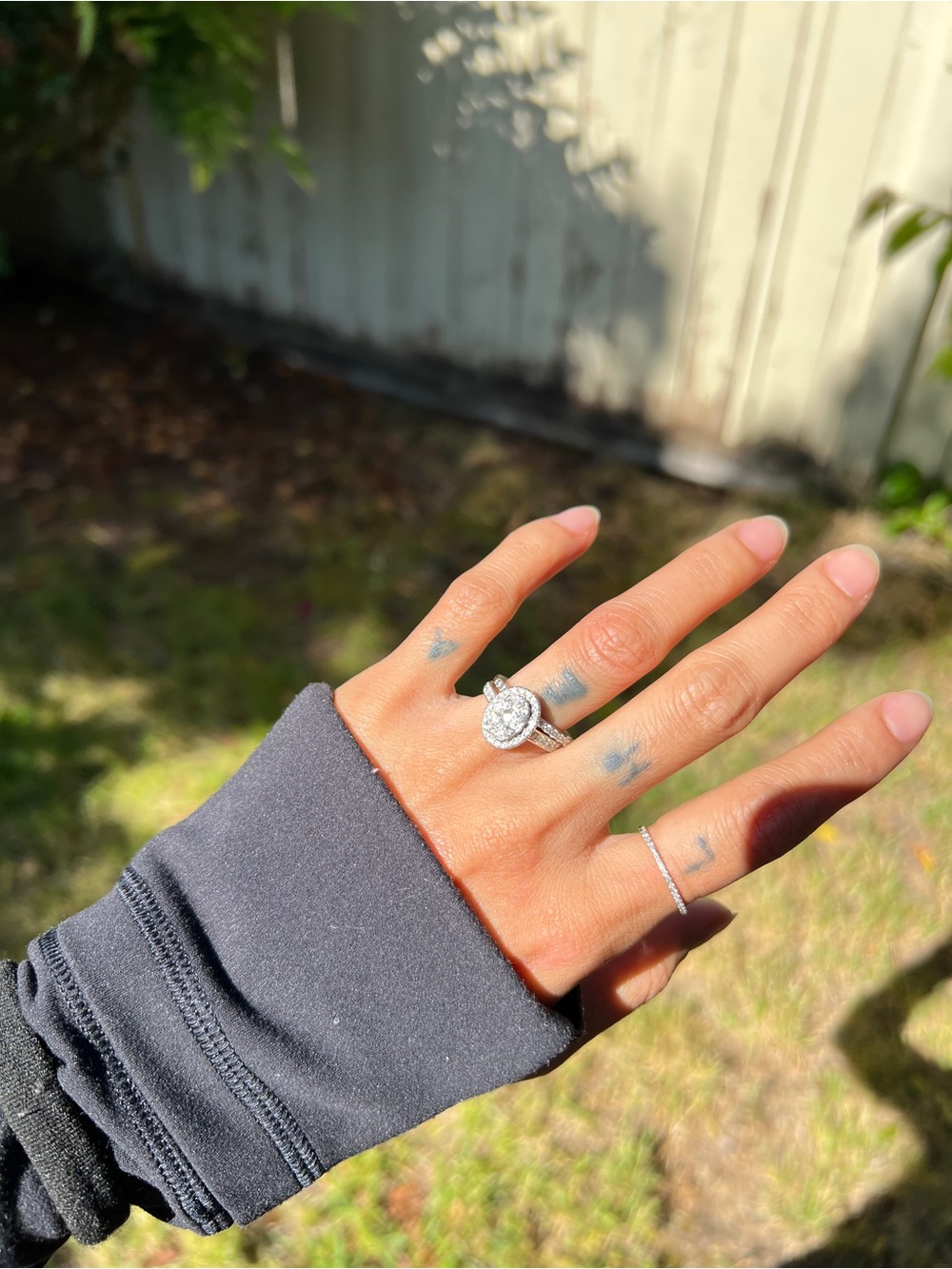 14k White Gold Diamond Band Ring - Picture 3 of 10